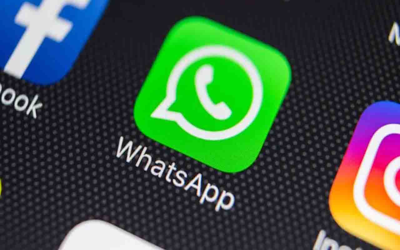 whatsapp senza mani siri