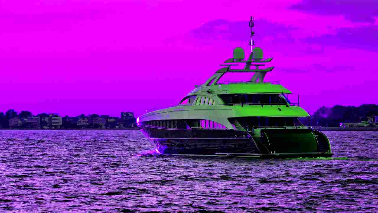 yacht miliardario